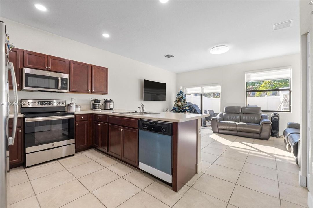 На продажу: $540,000 (3 спален, 2 ванн, 1545 Квадратных фут)