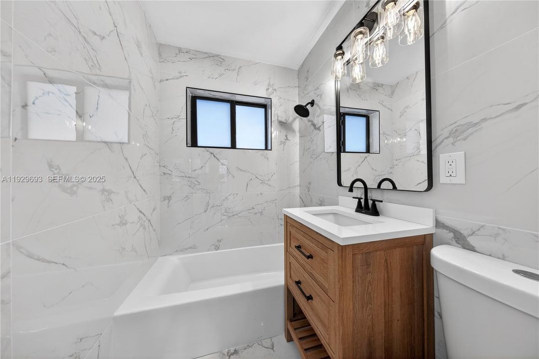 For Rent: $2,950 (2 beds, 1 baths, 1408 Square Feet)