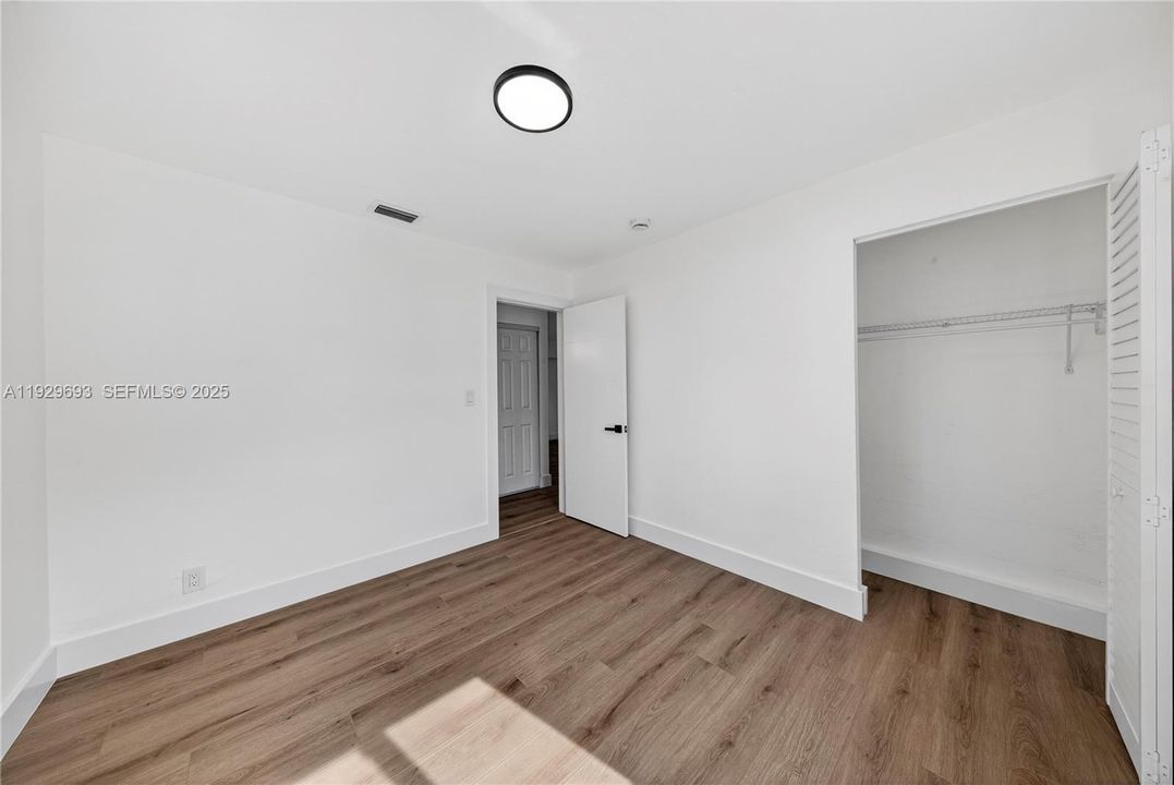 For Rent: $2,950 (2 beds, 1 baths, 1408 Square Feet)