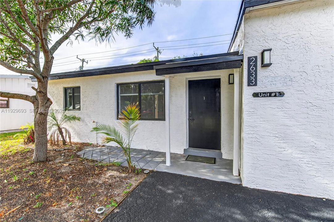 For Rent: $2,950 (2 beds, 1 baths, 1408 Square Feet)