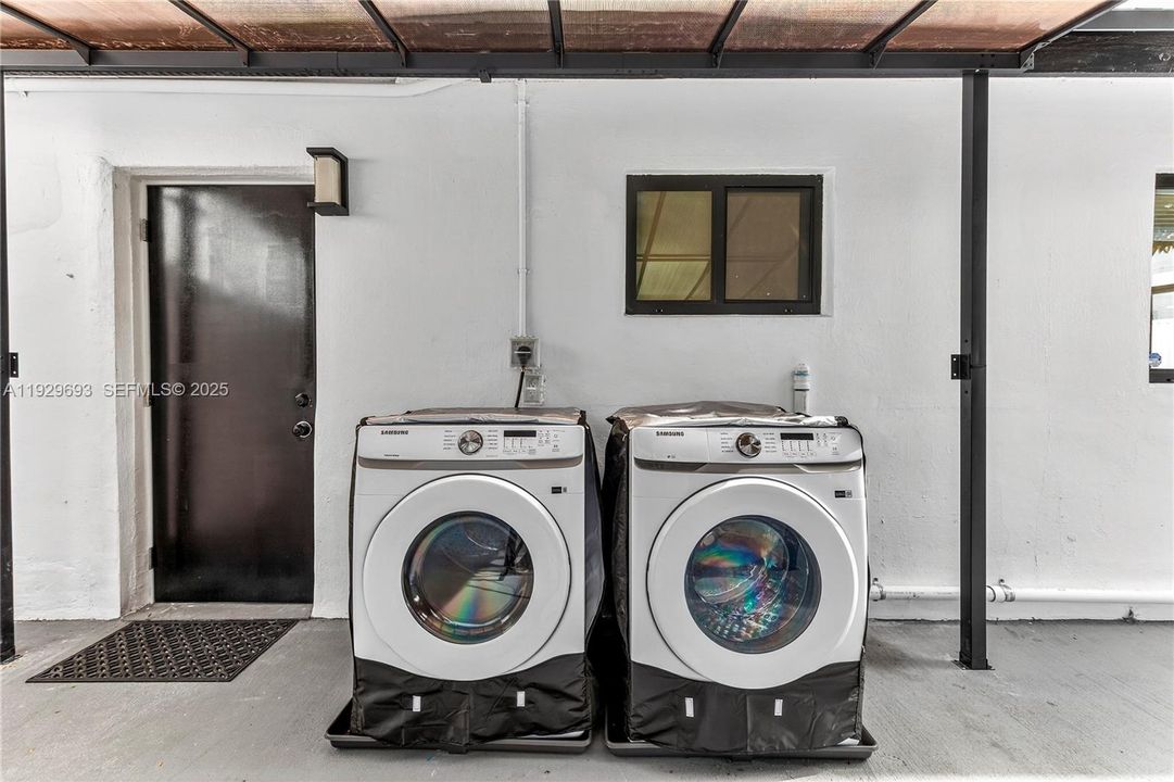 For Rent: $2,950 (2 beds, 1 baths, 1408 Square Feet)