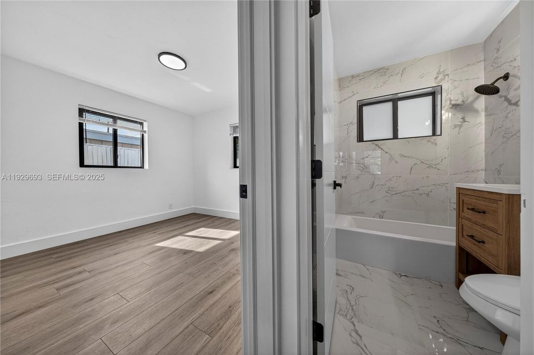 For Rent: $2,950 (2 beds, 1 baths, 1408 Square Feet)