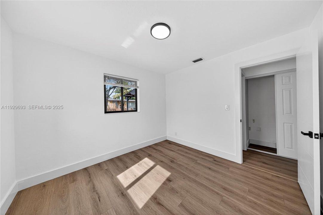 For Rent: $2,950 (2 beds, 1 baths, 1408 Square Feet)