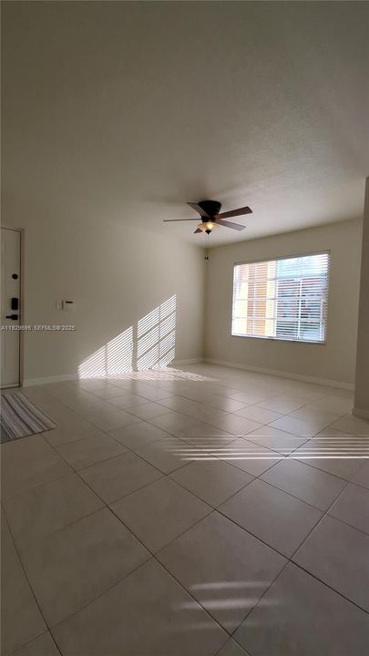 For Sale: $180,000 (1 beds, 1 baths, 760 Square Feet)