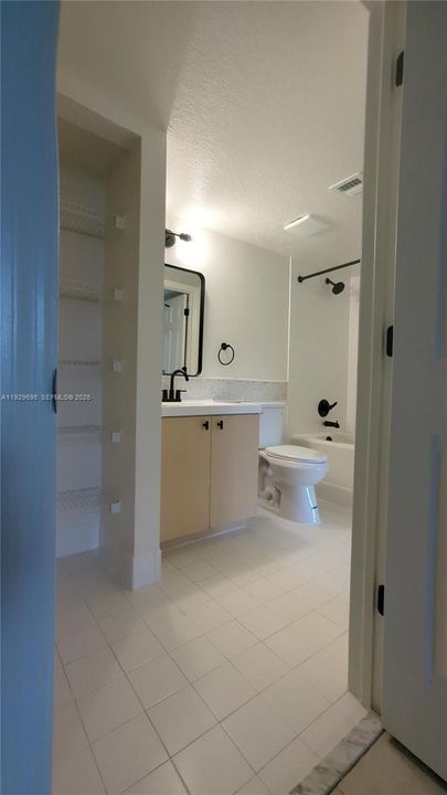 For Sale: $180,000 (1 beds, 1 baths, 760 Square Feet)