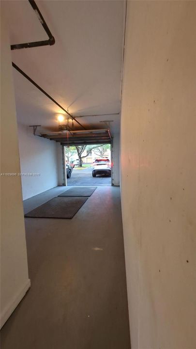 For Sale: $180,000 (1 beds, 1 baths, 760 Square Feet)