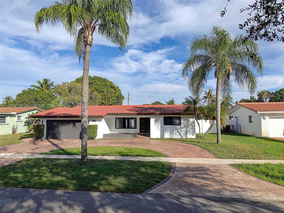 For Sale: $750,000 (3 beds, 2 baths, 0 Square Feet)