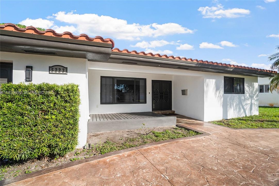 For Sale: $750,000 (3 beds, 2 baths, 0 Square Feet)