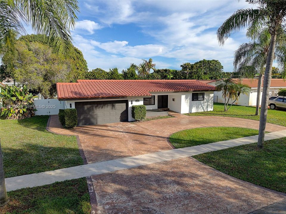 For Sale: $750,000 (3 beds, 2 baths, 0 Square Feet)