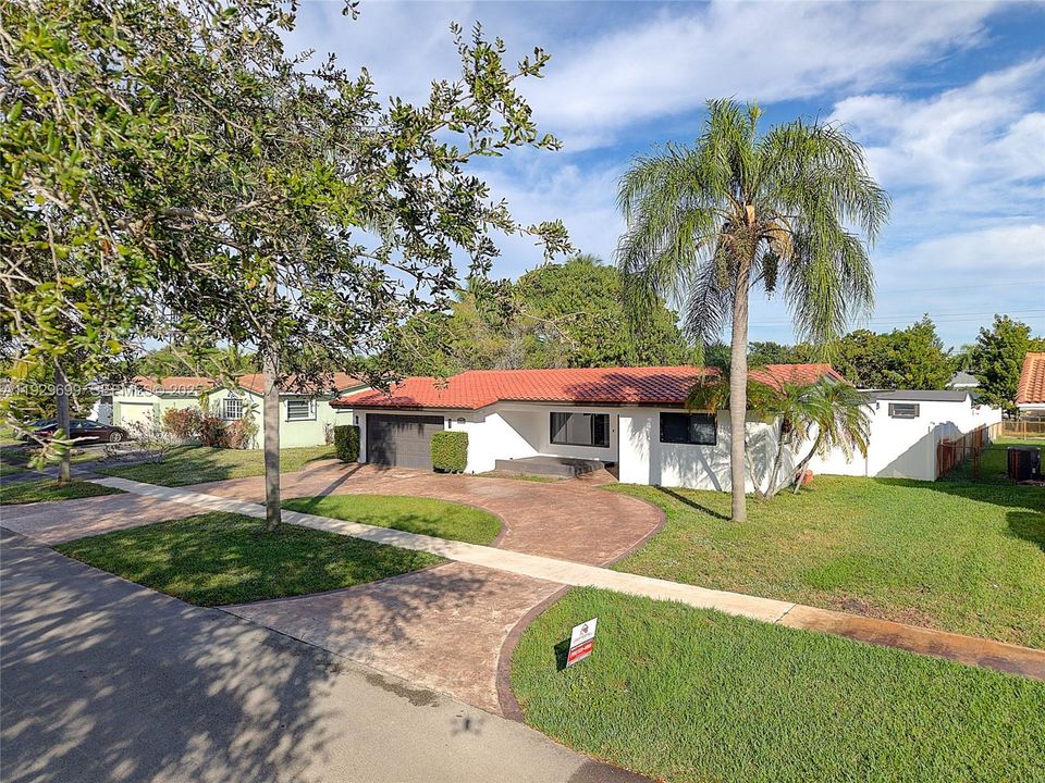 For Sale: $750,000 (3 beds, 2 baths, 0 Square Feet)