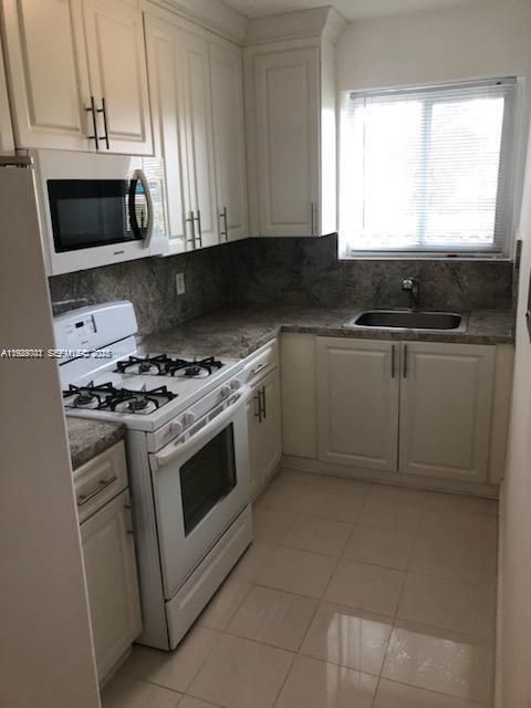 En Renta: $2,250 (2 camas, 1 baños, 700 Pies cuadrados)