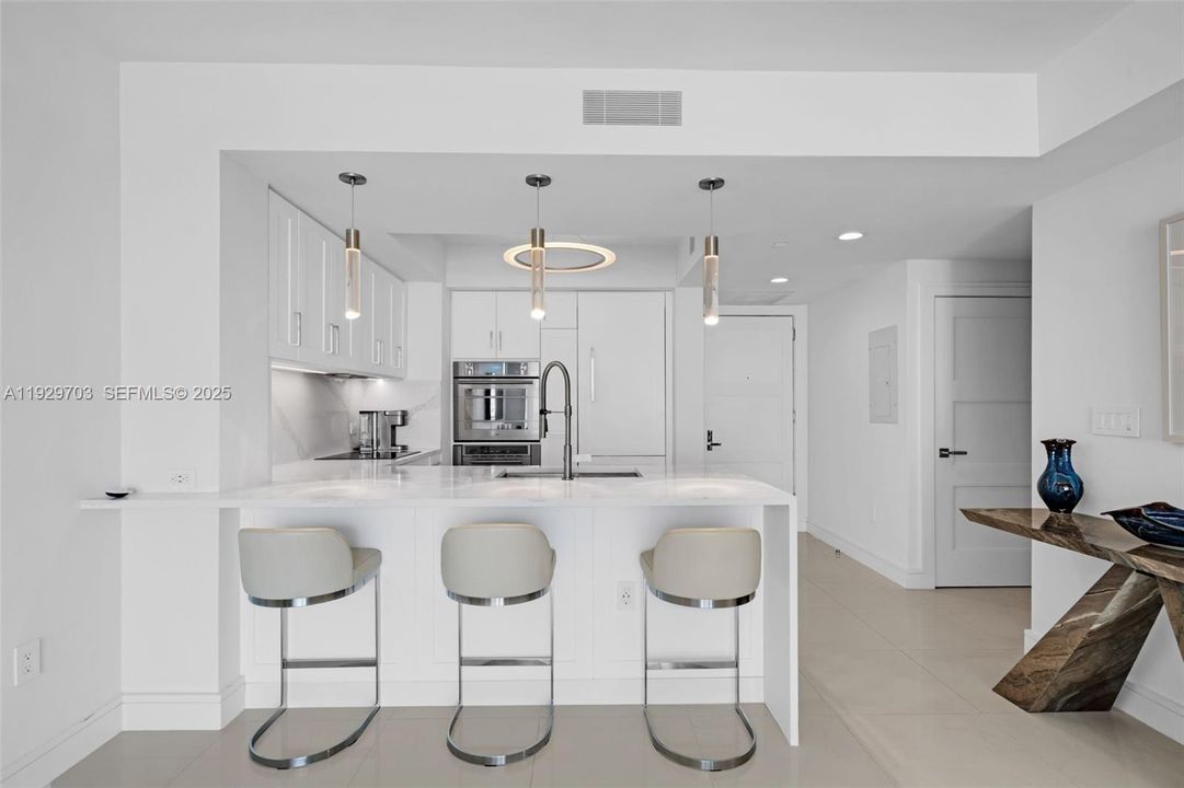 For Rent: $5,000 (2 beds, 2 baths, 1274 Square Feet)