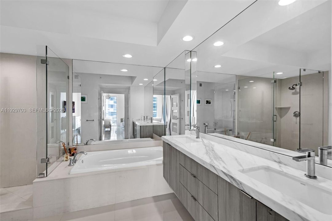 For Rent: $5,000 (2 beds, 2 baths, 1274 Square Feet)