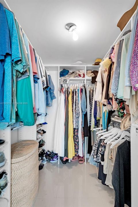 For Rent: $5,000 (2 beds, 2 baths, 1274 Square Feet)