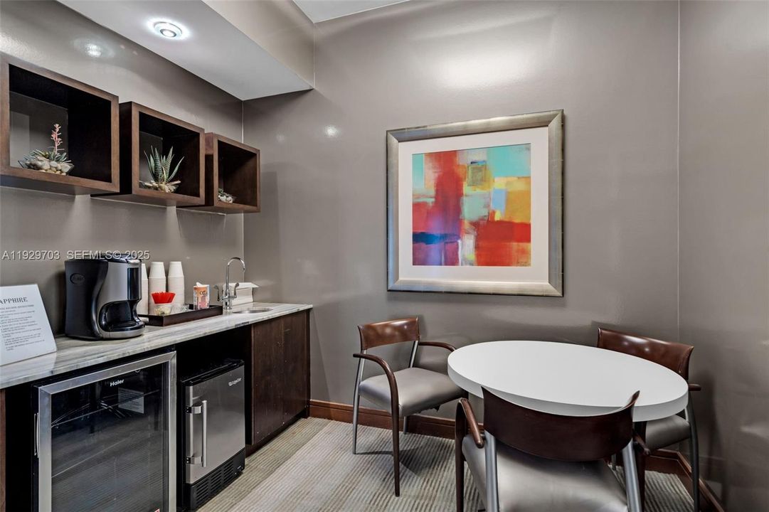 For Rent: $5,000 (2 beds, 2 baths, 1274 Square Feet)