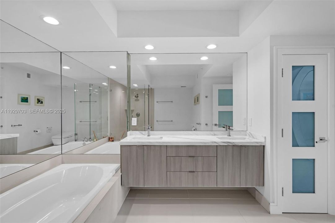 For Rent: $5,000 (2 beds, 2 baths, 1274 Square Feet)