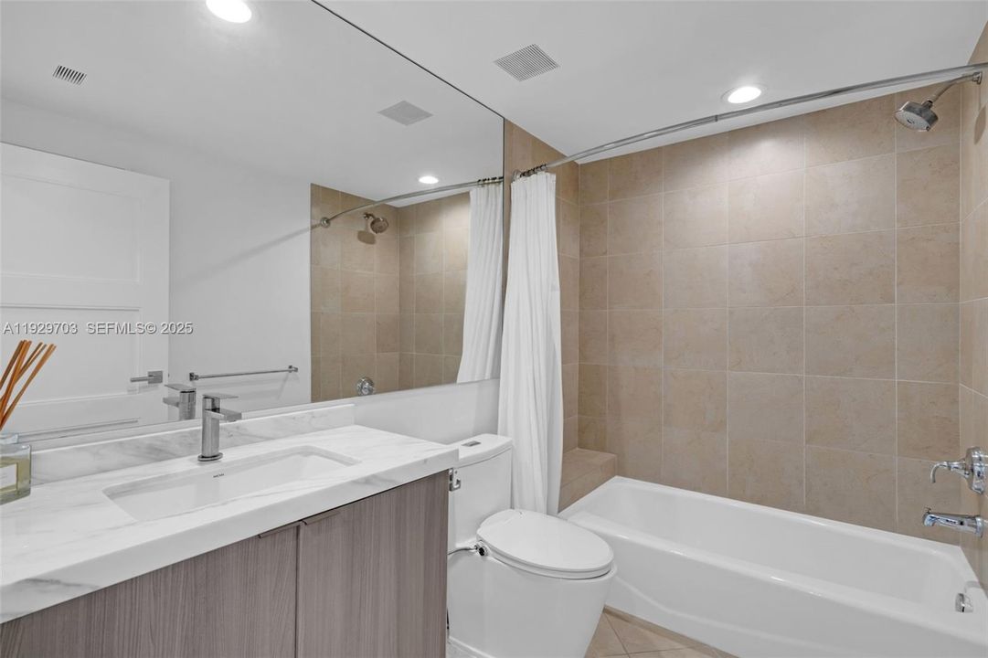 For Rent: $5,000 (2 beds, 2 baths, 1274 Square Feet)