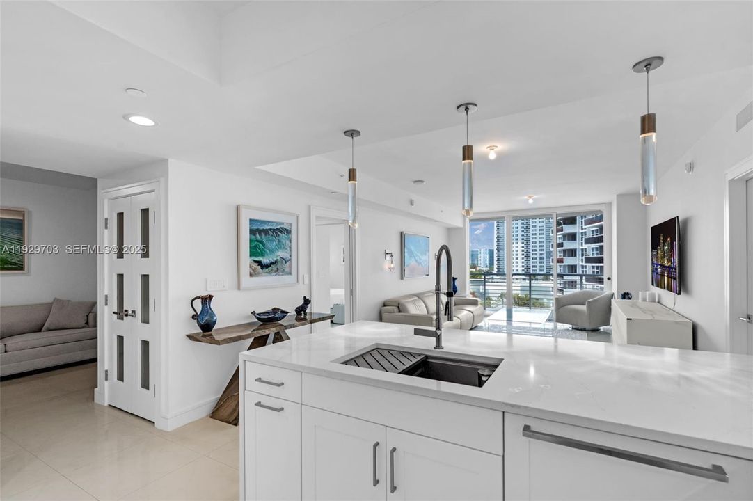 For Rent: $5,000 (2 beds, 2 baths, 1274 Square Feet)