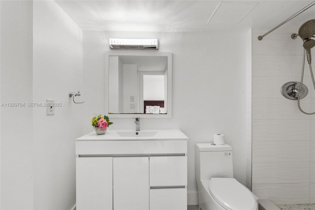 В аренду: $2,500 (2 спален, 2 ванн, 944 Квадратных фут)