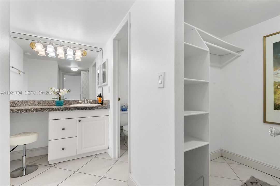 В аренду: $2,500 (2 спален, 2 ванн, 944 Квадратных фут)