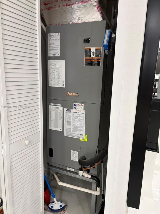 For Sale: $775,000 (4 beds, 3 baths, 2088 Square Feet)