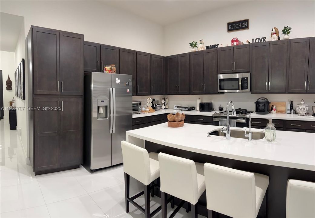 For Sale: $775,000 (4 beds, 3 baths, 2088 Square Feet)