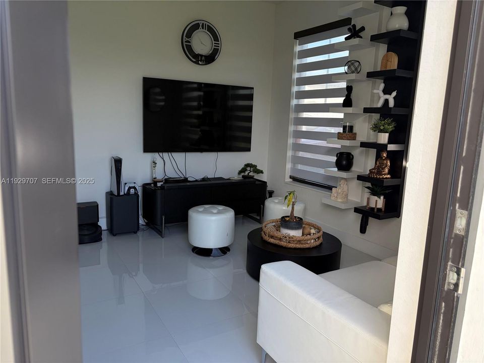 For Sale: $775,000 (4 beds, 3 baths, 2088 Square Feet)