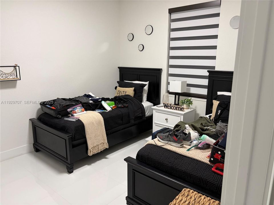 For Sale: $775,000 (4 beds, 3 baths, 2088 Square Feet)