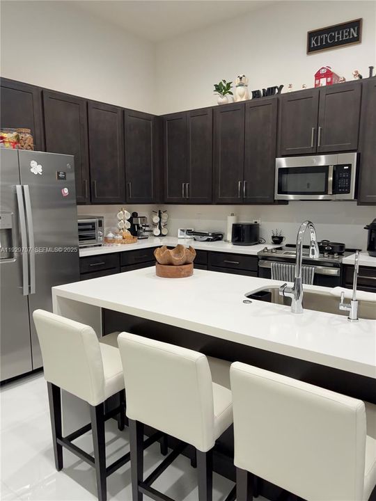 For Sale: $775,000 (4 beds, 3 baths, 2088 Square Feet)