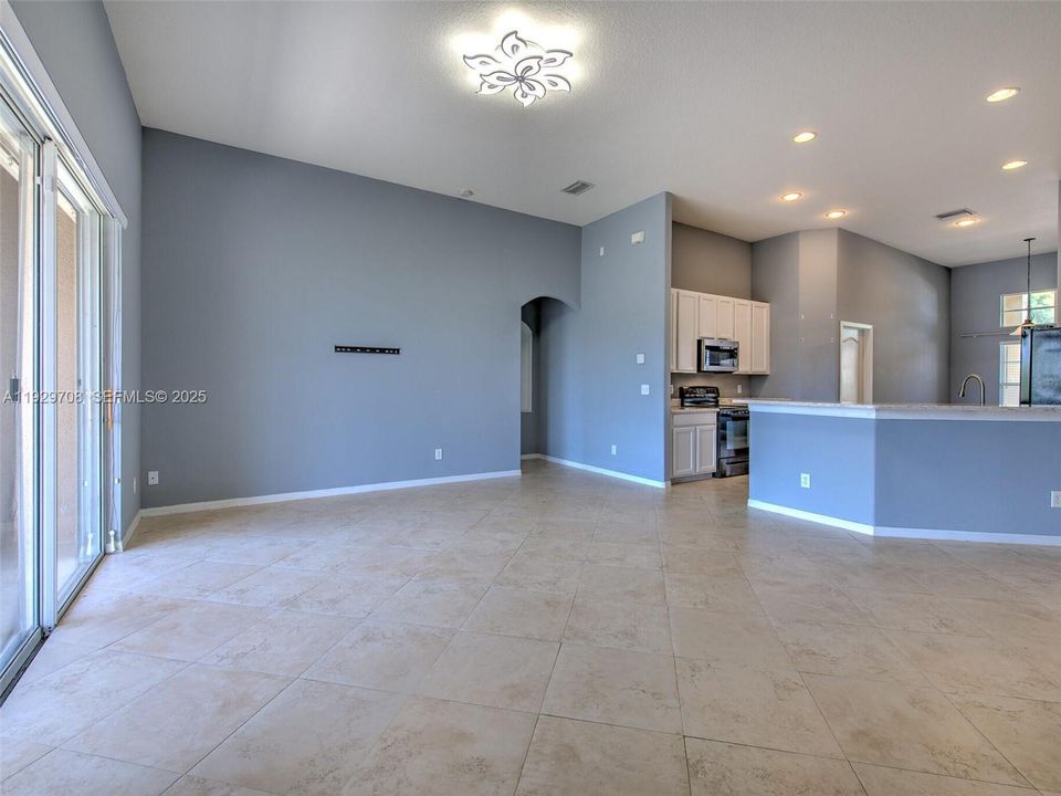 For Sale: $530,000 (4 beds, 3 baths, 2337 Square Feet)