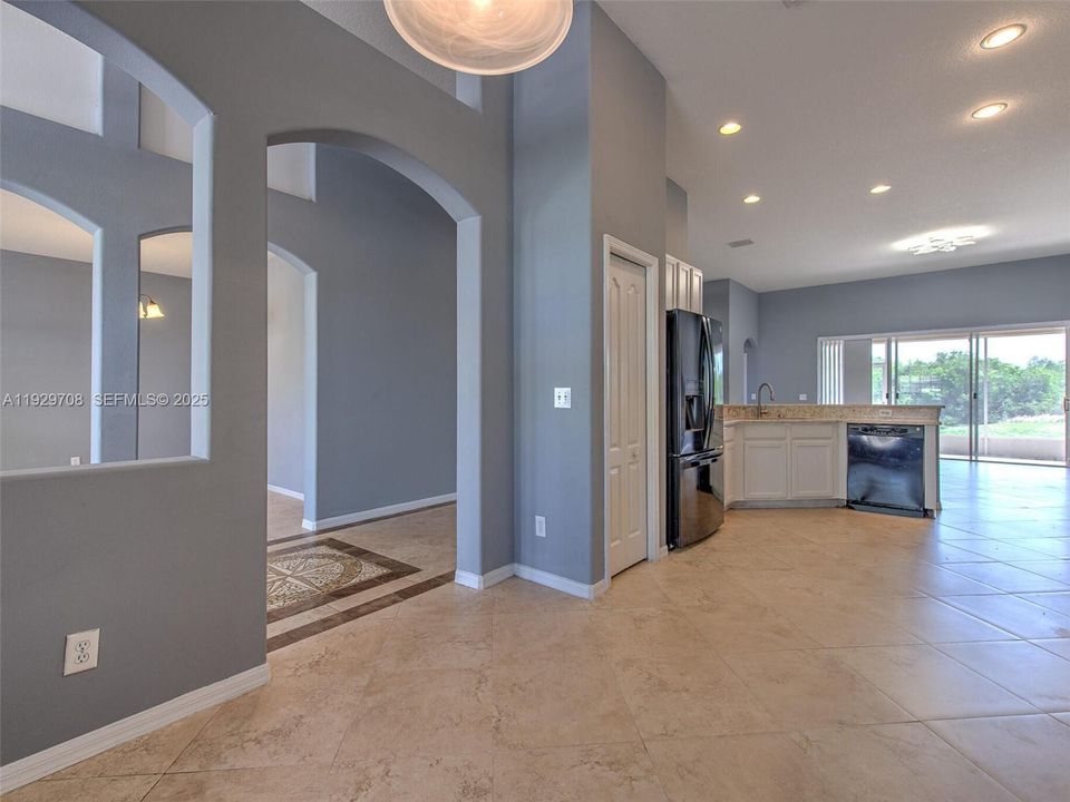 For Sale: $530,000 (4 beds, 3 baths, 2337 Square Feet)