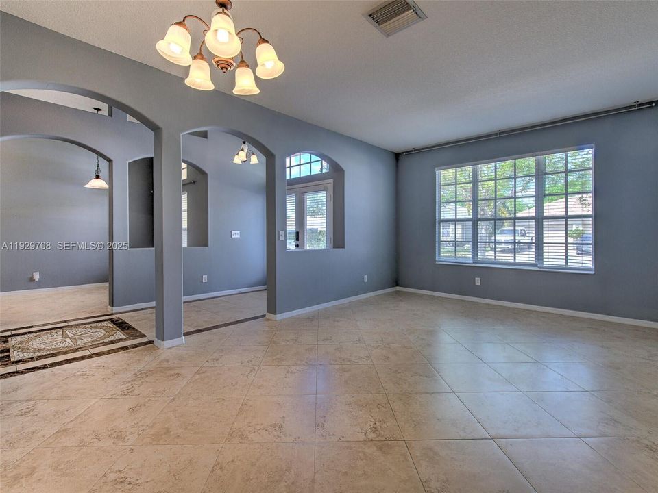 For Sale: $530,000 (4 beds, 3 baths, 2337 Square Feet)