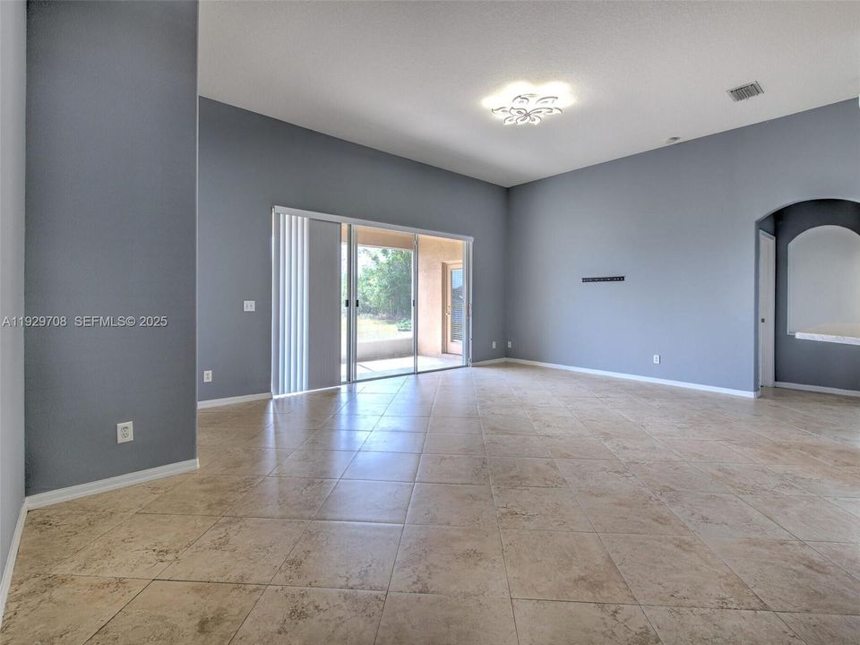 For Sale: $530,000 (4 beds, 3 baths, 2337 Square Feet)