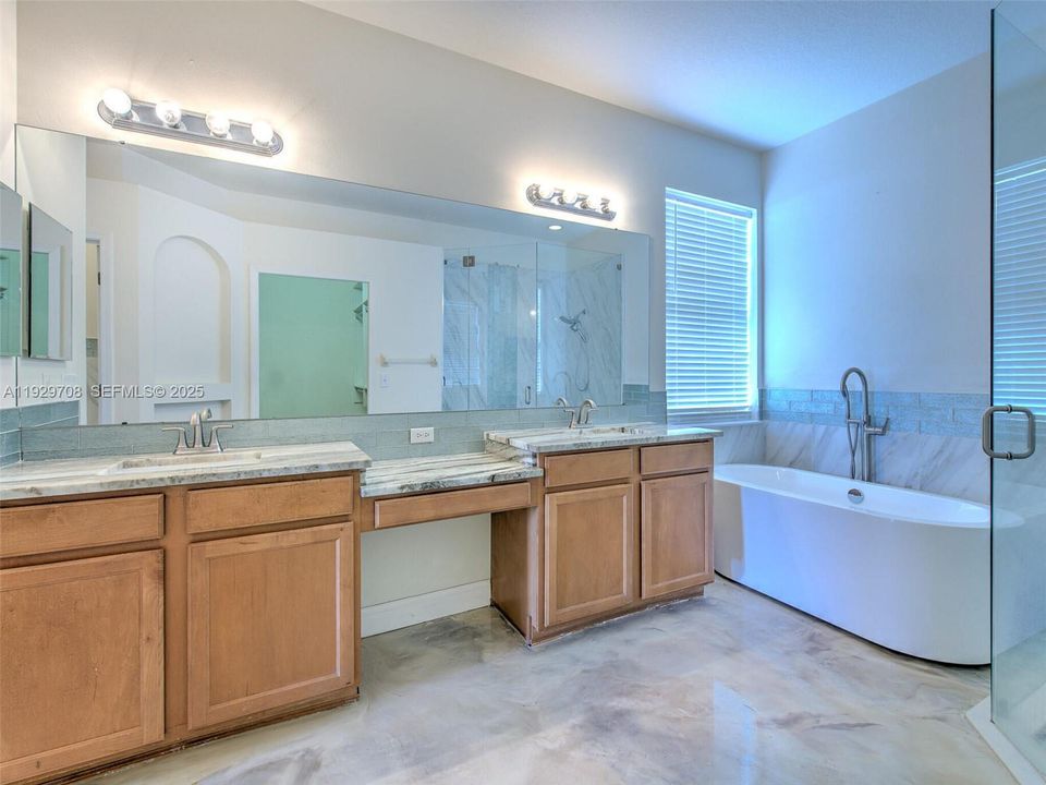 For Sale: $530,000 (4 beds, 3 baths, 2337 Square Feet)