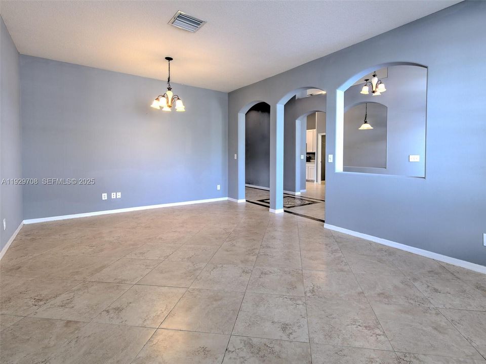 For Sale: $530,000 (4 beds, 3 baths, 2337 Square Feet)