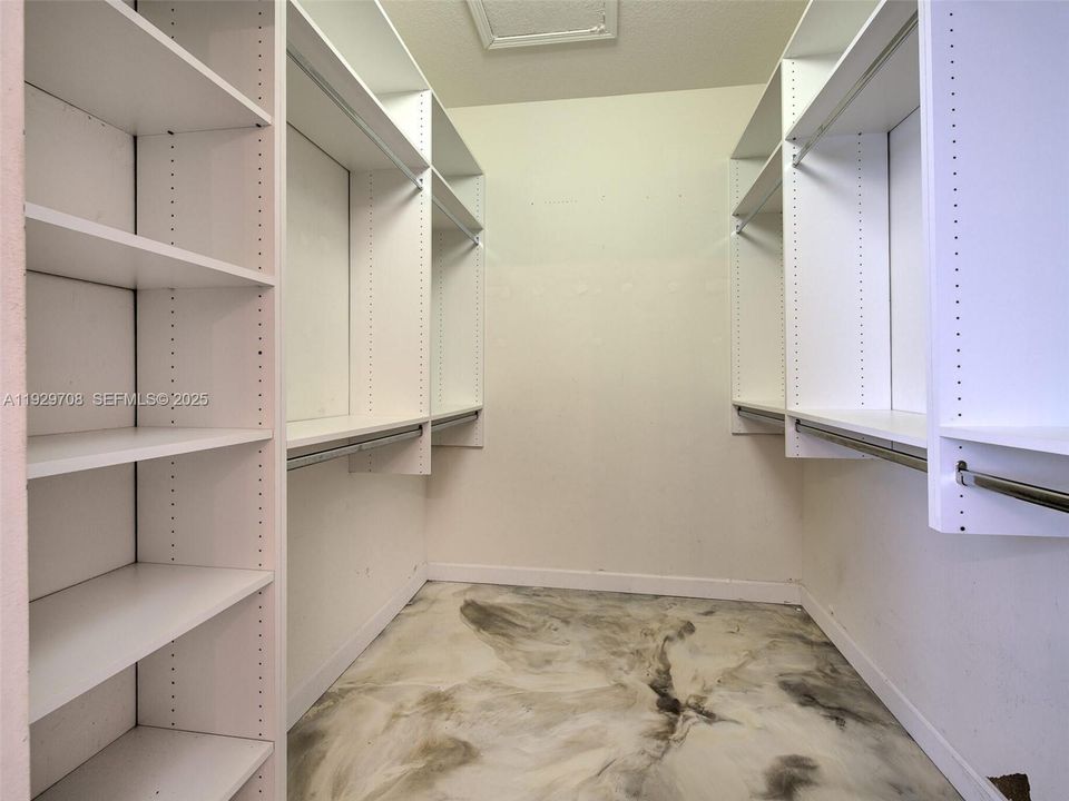 For Sale: $530,000 (4 beds, 3 baths, 2337 Square Feet)