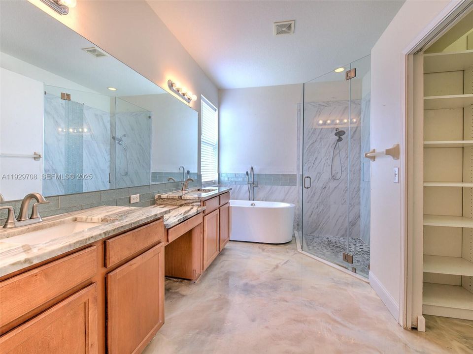 For Sale: $530,000 (4 beds, 3 baths, 2337 Square Feet)