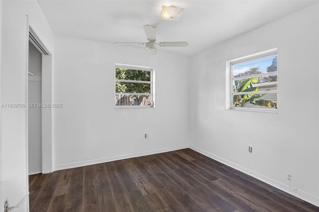 For Sale: $445,000 (3 beds, 2 baths, 1233 Square Feet)