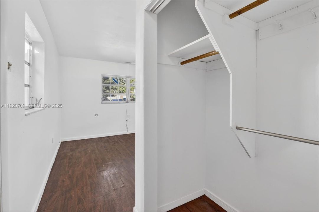 For Sale: $445,000 (3 beds, 2 baths, 1233 Square Feet)