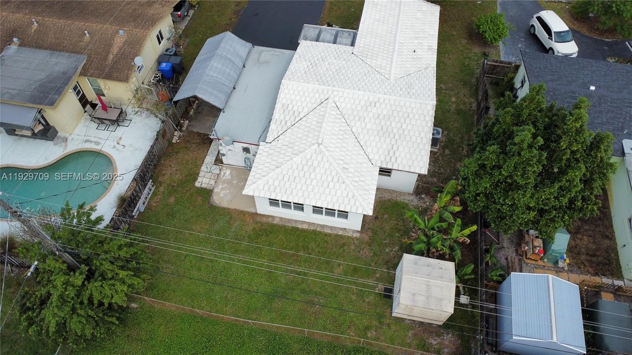 For Sale: $445,000 (3 beds, 2 baths, 1233 Square Feet)