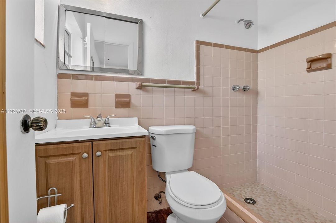 For Sale: $445,000 (3 beds, 2 baths, 1233 Square Feet)