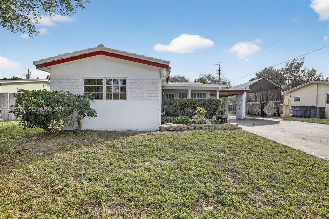 For Sale: $445,000 (3 beds, 2 baths, 1233 Square Feet)