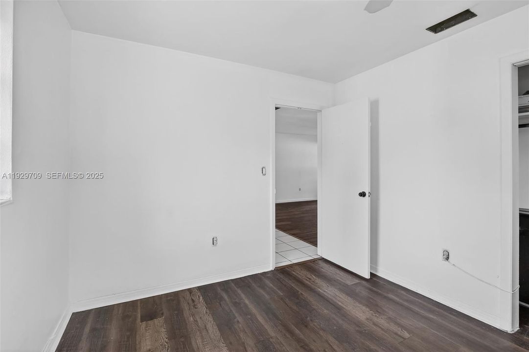 For Sale: $445,000 (3 beds, 2 baths, 1233 Square Feet)