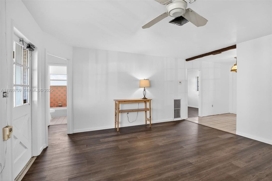 For Sale: $445,000 (3 beds, 2 baths, 1233 Square Feet)