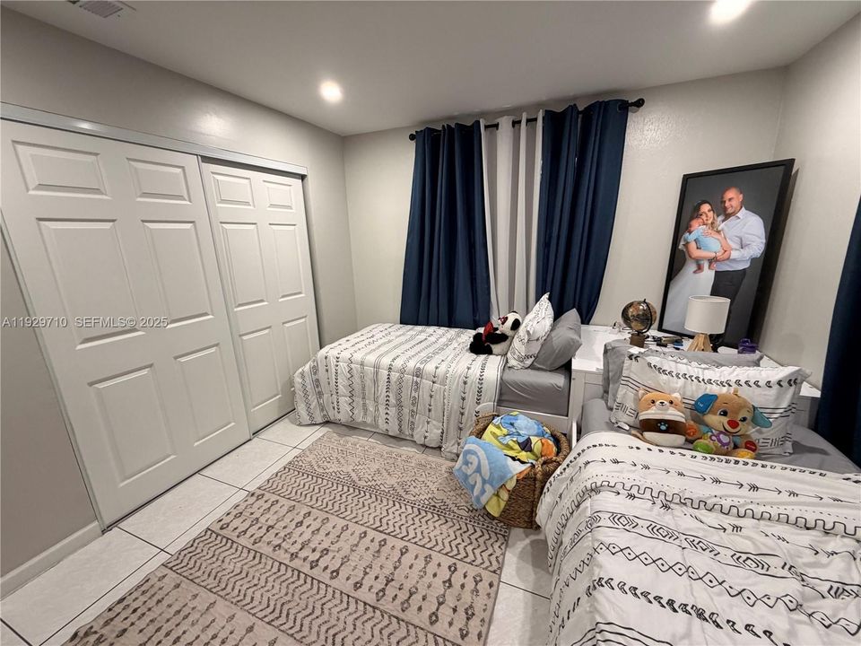 На продажу: $570,000 (3 спален, 2 ванн, 1515 Квадратных фут)