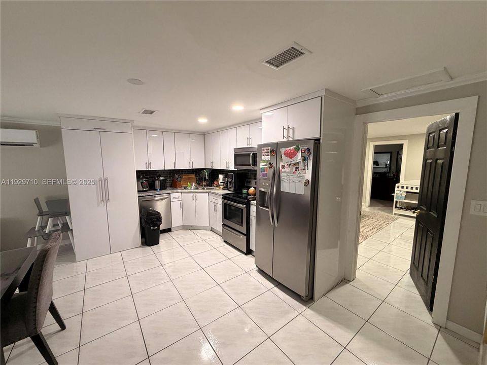 На продажу: $570,000 (3 спален, 2 ванн, 1515 Квадратных фут)