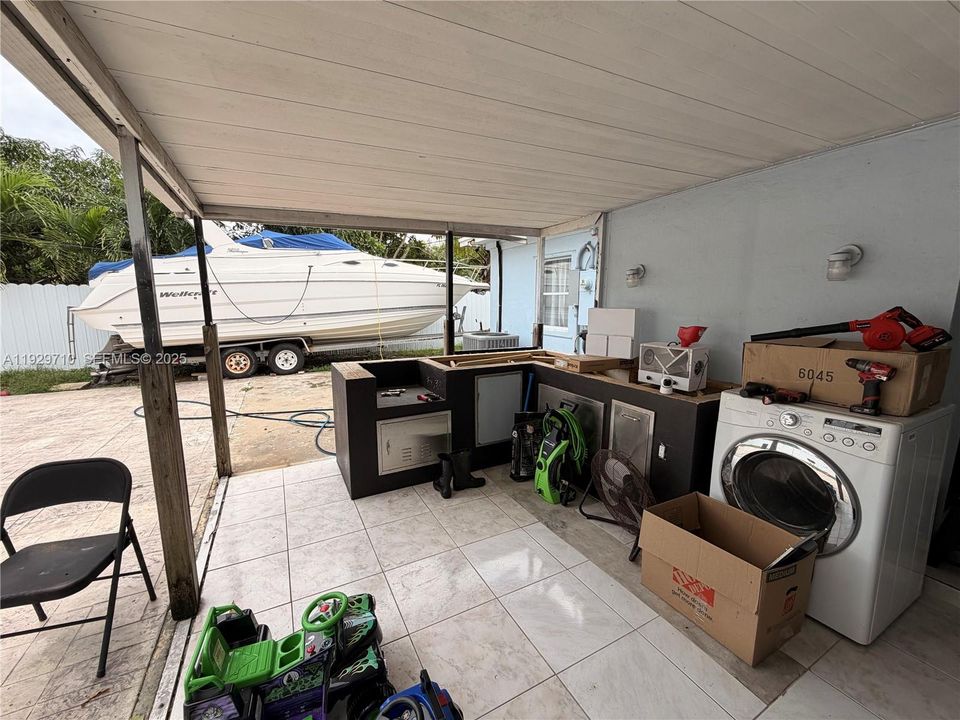 На продажу: $570,000 (3 спален, 2 ванн, 1515 Квадратных фут)