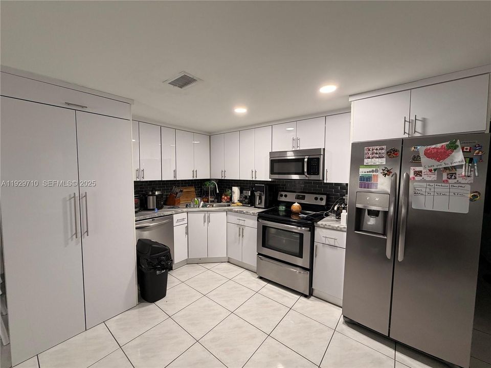 На продажу: $570,000 (3 спален, 2 ванн, 1515 Квадратных фут)