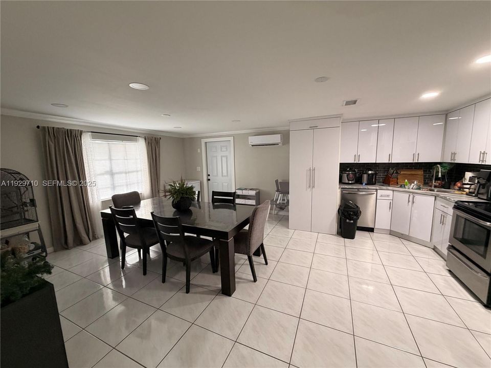 На продажу: $570,000 (3 спален, 2 ванн, 1515 Квадратных фут)