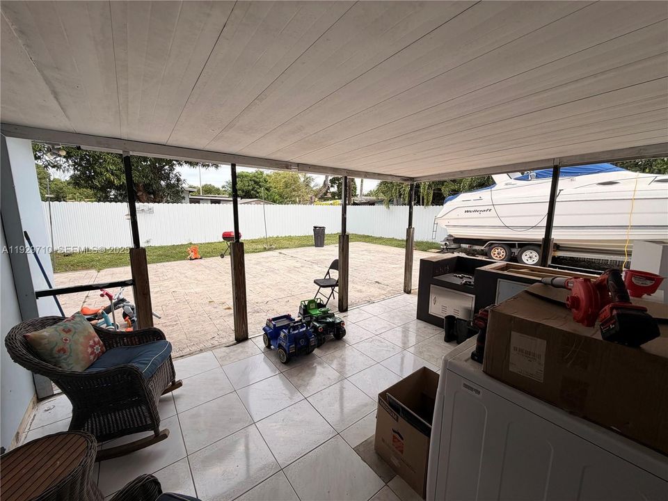 На продажу: $570,000 (3 спален, 2 ванн, 1515 Квадратных фут)